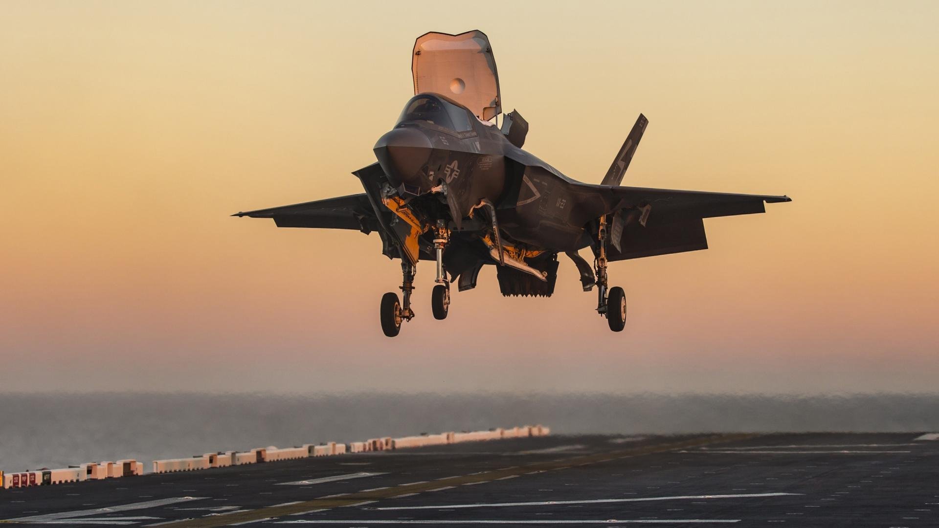 历史性赛道重游：经典场景再现，历史性里程碑是指什么